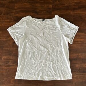 NWT Ann Taylor Lace Sleeve Mixed Media Tee White 
Size XL